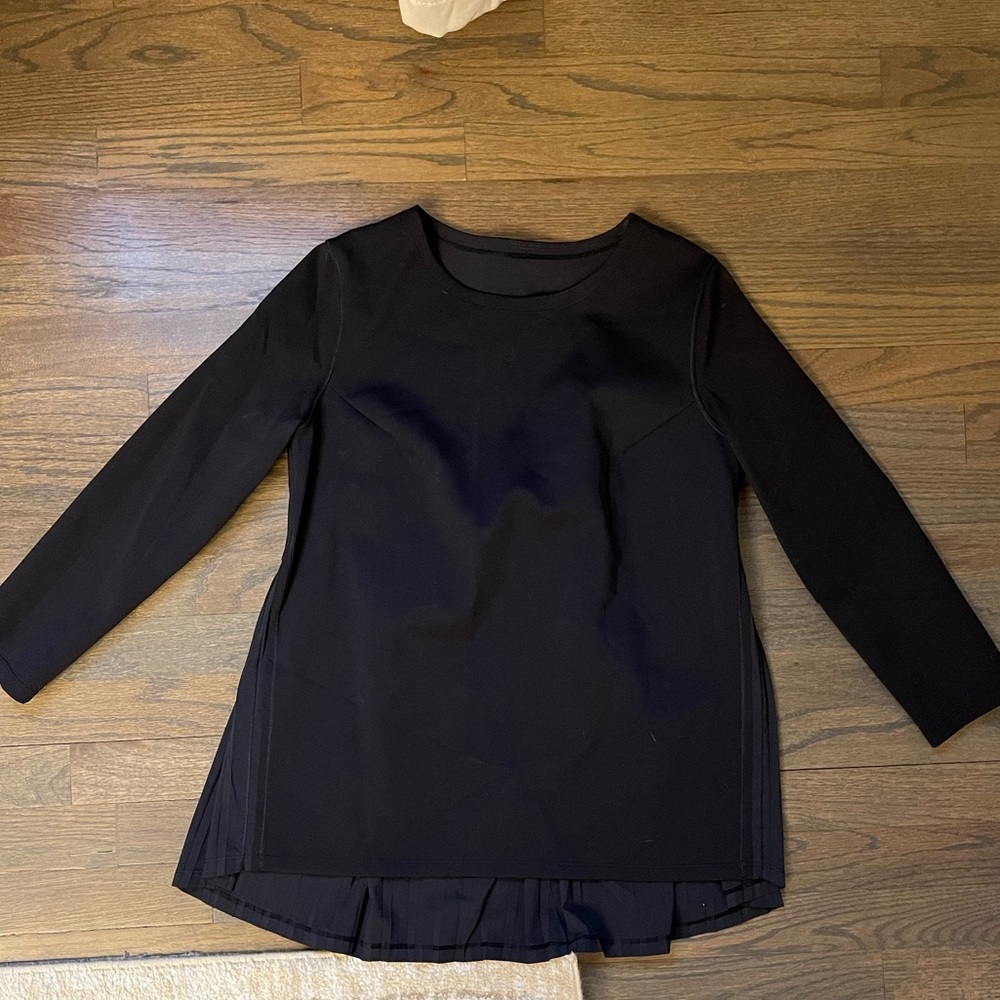 Lululemon Scuba Long sleeve with pleated back
